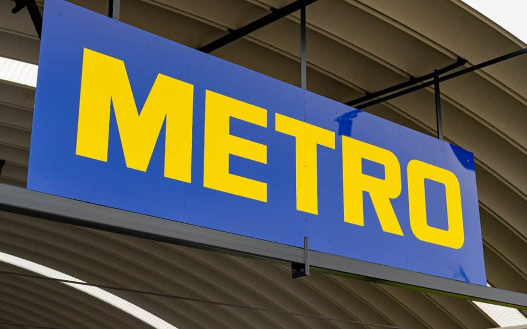 Großformatige Fassadengestaltung bei Metro Neusiedl
